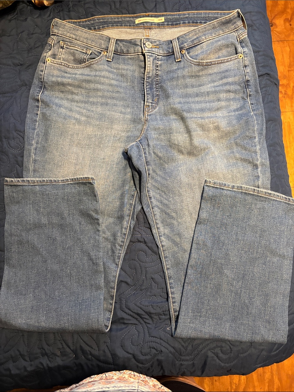 Levi's Straight Leg Jeans in Light Blue Denim